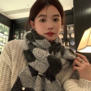 Color-Block Knitted Shell Scarf for Women - 