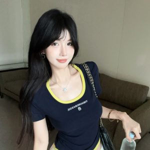 Color-Blocked Short Sleeve Crop Top - Unique Design, Fitted Style for a Sweet and Spicy Look, Perfect for Y2K and 90s Fashion.
