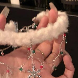 Colorful Christmas Snowflake Plush Necklace | Pearl Choker Heart Pendant Collarbone Chain for Festive New Year Accessories