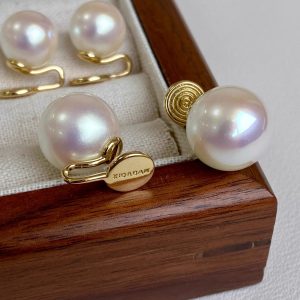 Colorful Mother-of-Pearl Aurora Mirror Earrings for Women, Light Luxury Style, Perfect for 90s and Y2K Fashion Trends