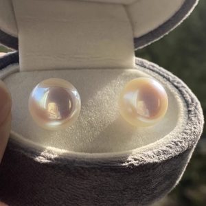 Colorful Mother-of-Pearl Aurora Mirror Earrings for Women, Light Luxury Style, Perfect for 90s and Y2K Fashion Trends