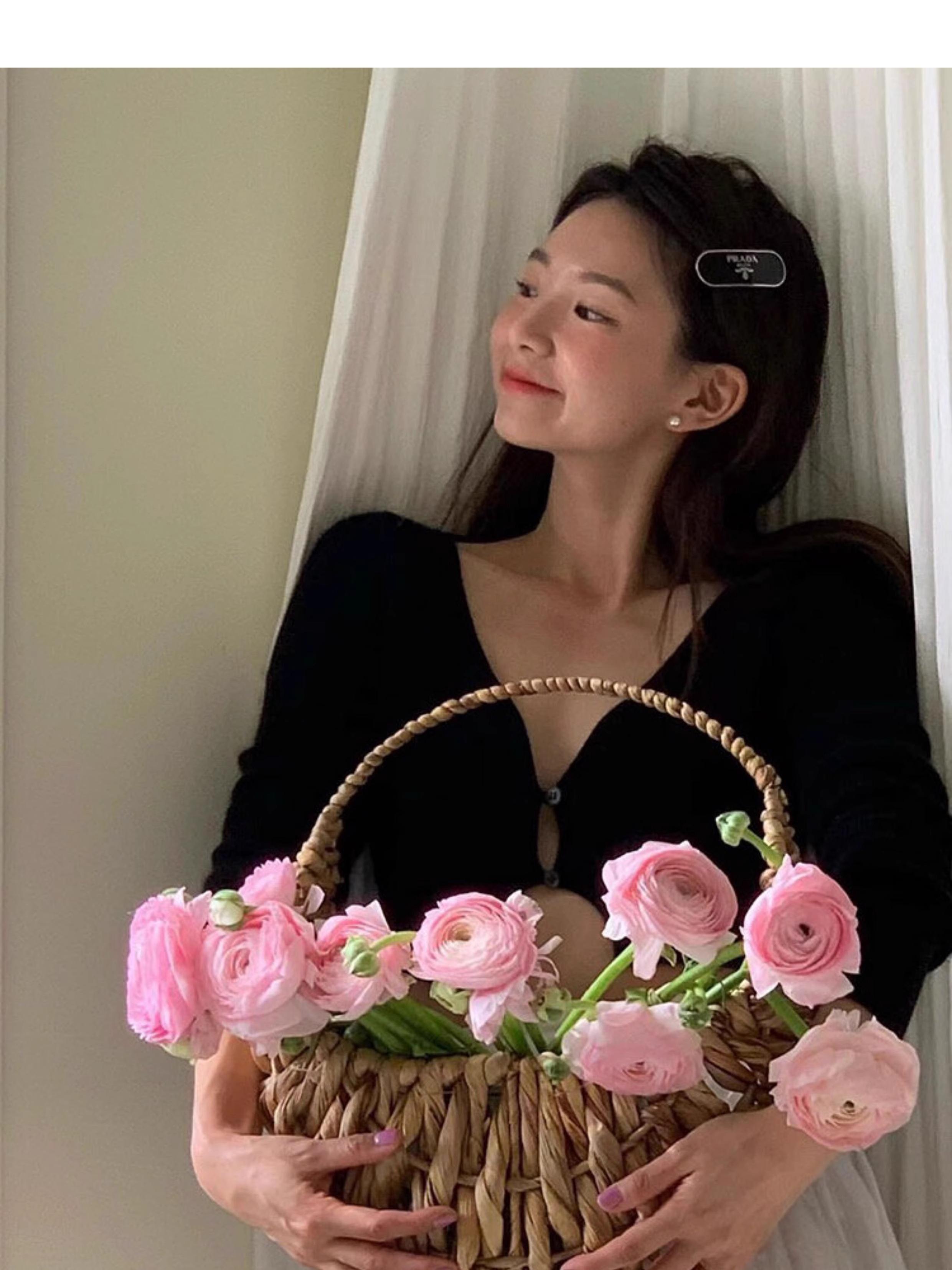Colorful Mother-of-Pearl Aurora Mirror Earrings for Women, Light Luxury Style, Perfect for 90s and Y2K Fashion Trends