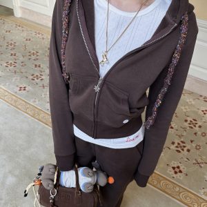 Colorful Two-Tone Fleece Sweatshirt Set with Exquisite Details - Trendy Casual Wear for a Sunny Vibe