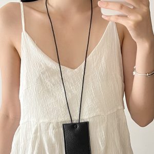 Compact Leather Key Pouch - Stylish Mini Pull-Out Design for Neck Hanging Key Storage Accessory