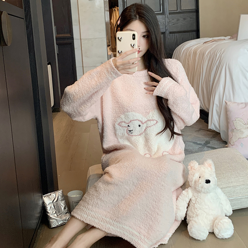 Cozy Plus Size Women's Long Skirt Nightgown in Thick Coral Fleece - Autumn/Winter Flannel Pajamas for Year of the Sheep