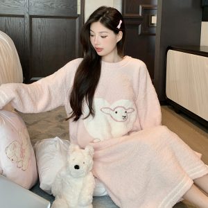 Cozy Plus Size Women's Long Skirt Nightgown in Thick Coral Fleece - Autumn/Winter Flannel Pajamas for Year of the Sheep