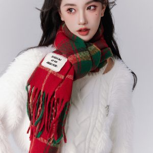 Cozy Retro Red Plaid Thick Scarf for Christmas - Warm Atmosphere Fashion Accessory
