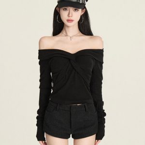 Cross-Twist Halter Top for Women - Korean Style Fashion - Trendy and Chic Design for a Stylish Look
