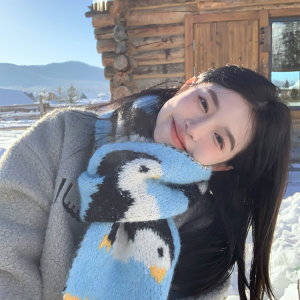 Cute Knitted Penguin Scarf for Women - Versatile Warm Wool Neck Warmer for Winter 2024, Cozy Fashion Accessory