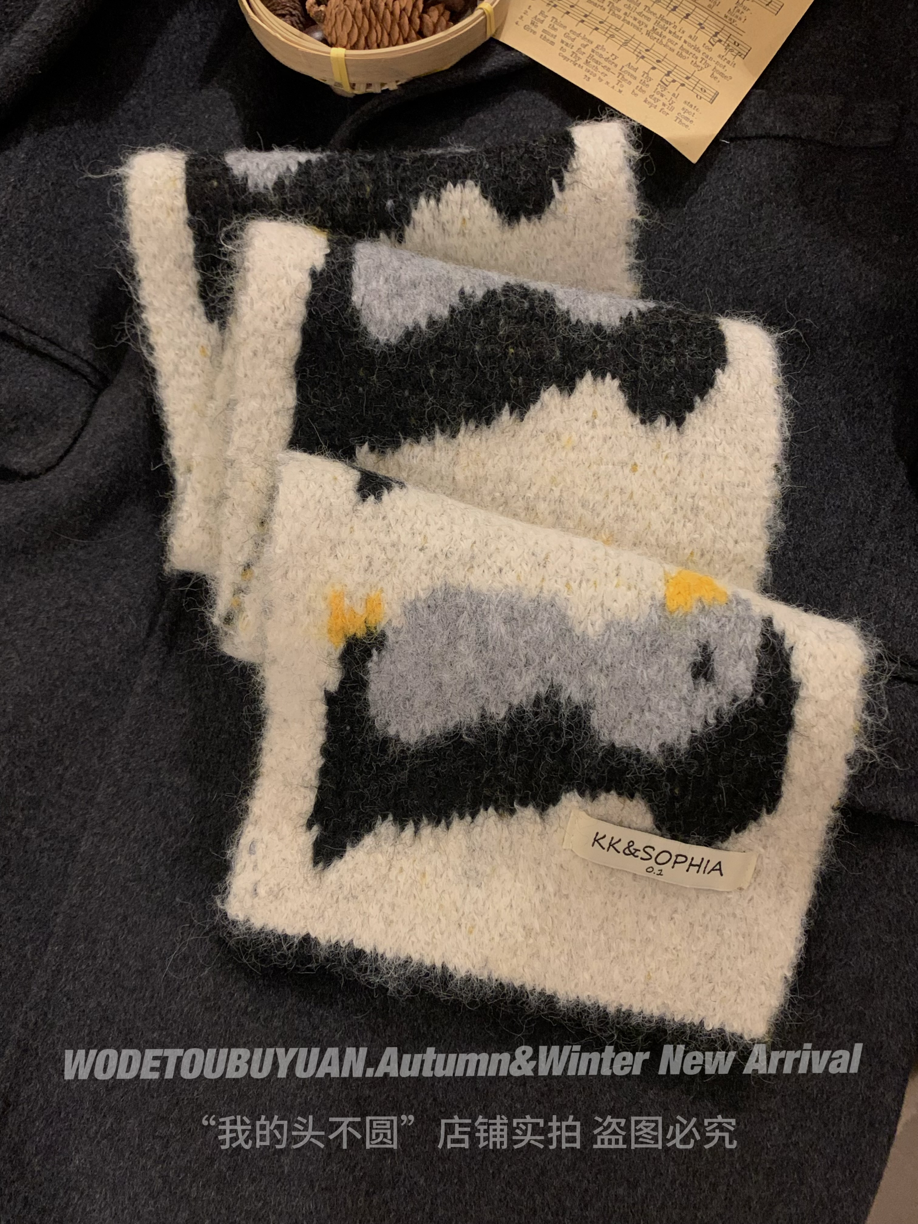 Cute Knitted Penguin Scarf for Women - Versatile Warm Wool Neck Warmer for Winter 2024, Cozy Fashion Accessory
