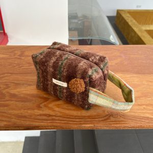 Cute Retro Woolen Makeup Bag - Portable Soft Storage Bag with Hand-held Design, Ideal for Travel and Daily Use