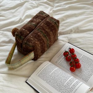 Cute Retro Woolen Makeup Bag - Portable Soft Storage Bag with Hand-held Design, Ideal for Travel and Daily Use