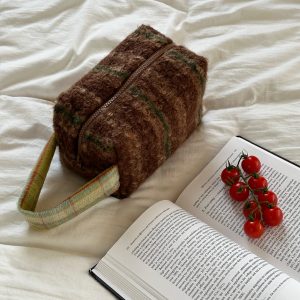 Cute Retro Woolen Makeup Bag - Portable Soft Storage Bag with Hand-held Design, Ideal for Travel and Daily Use