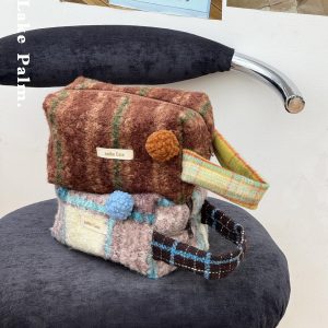 Cute Retro Woolen Makeup Bag - Portable Soft Storage Bag with Hand-held Design, Ideal for Travel and Daily Use