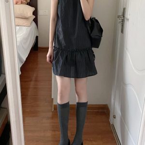 Dark Striped Halter Neck Dress for Women, Summer French Style, Sexy Sleeveless Slim Fit, Patchwork Design, Ruffled Skirt, Y2K Fashion