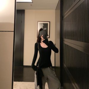 Deconstructed Art Vintage U-Neck Knit Sweater Top with Tie Design for Women - Perfect Winter Layering Piece