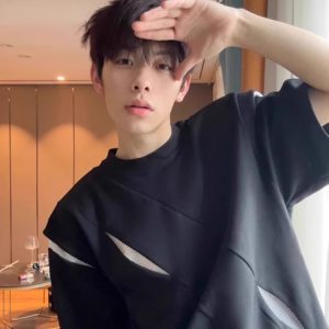 Deconstructed Patchwork Shoulder T-Shirt with Knife-Cut Shoulder Pads, Short Sleeves, American Style, High-End Fashion for Men