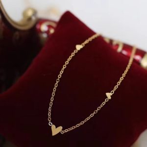 Delicate Heart Pure Silver Necklace for Women - Lightweight Luxury Collarbone Chain, Versatile Trendy Jewelry