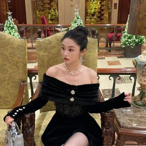 Detachable One-Shoulder Little Dress in French Style - High-End, Stunning Design Inspired by 90s Chanel Fashion