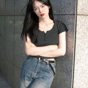 Eccentric American Retro Short-Sleeve T-Shirt - Summer Casual Slim Fit Top for Trendy 90s and Y2K Style