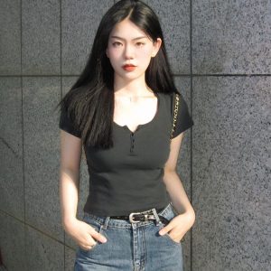 Eccentric American Retro Short-Sleeve T-Shirt - Summer Casual Slim Fit Top for Trendy 90s and Y2K Style