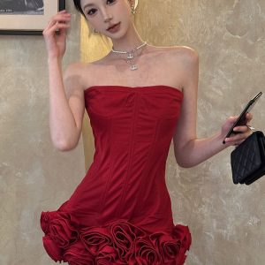 Eccentric Off-Shoulder Red Floral Fishbone Strapless Bodycon Dress with Waist-Cinching Slimming Effect for Spicy Girls