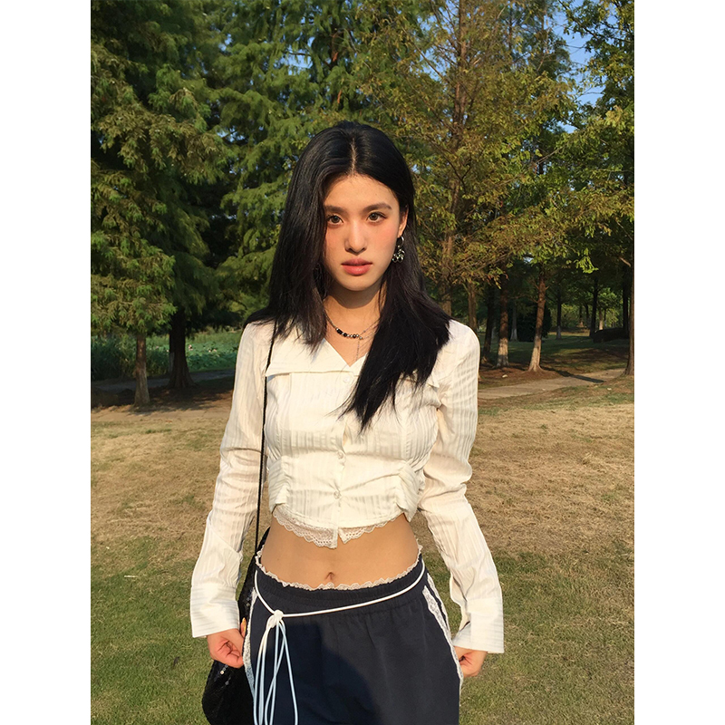 Eccentric Spicy Girl Lace Patchwork Long Sleeve Top - Slim Fit Short Shirt for Women, Perfect for Spring and Autumn Fashion