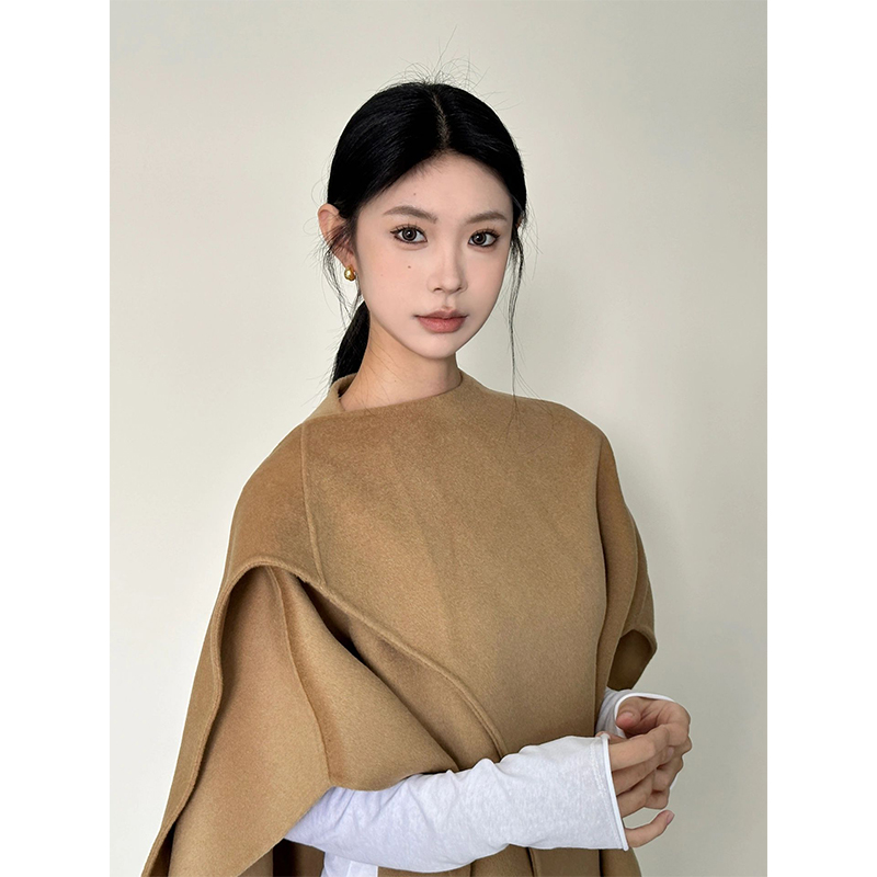 Elegant Cape-Style Woolen Coat for Women - High-End Quality, Autumn & Winter Fashion, Chic Layering for Fall/Winter 90s Inspired Style