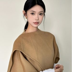 Elegant Cape-Style Woolen Coat for Women - High-End Quality, Autumn & Winter Fashion, Chic Layering for Fall/Winter 90s Inspired Style