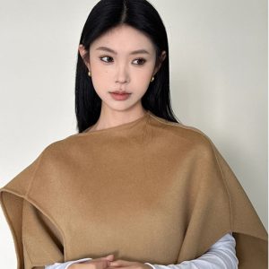 Elegant Cape-Style Woolen Coat for Women - High-End Quality, Autumn & Winter Fashion, Chic Layering for Fall/Winter 90s Inspired Style