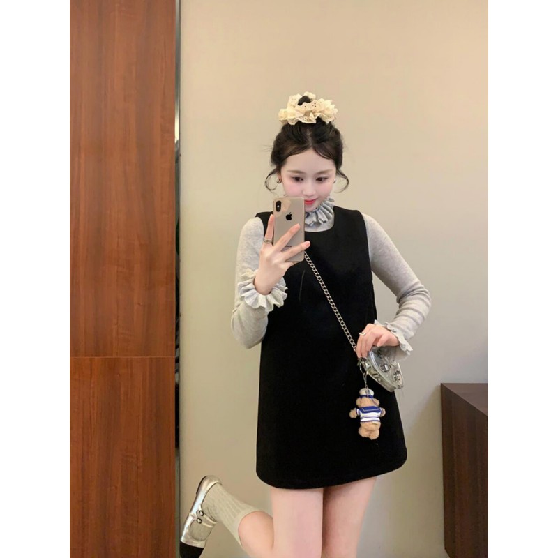 Elegant French-Style Black Wool Vest Dress with Half-High Collar and Lace Knitted Base for Winter Fashion