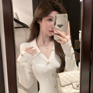 Elegant French-Style Long-Sleeve Knitted Dress for Women, Waist-Cinching V-Neck, Short Skirt, Perfect for Autumn and Winter Fashion