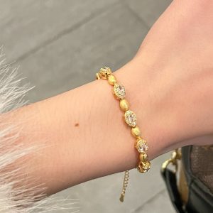 Elegant High Carbon Diamond Bracelet for Women - Old Money Style, Niche Light Luxury Jewelry with Sophisticated Charm