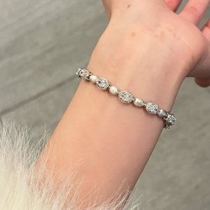 Elegant High Carbon Diamond Bracelet for Women - Old Money Style, Niche Light Luxury Jewelry with Sophisticated Charm
