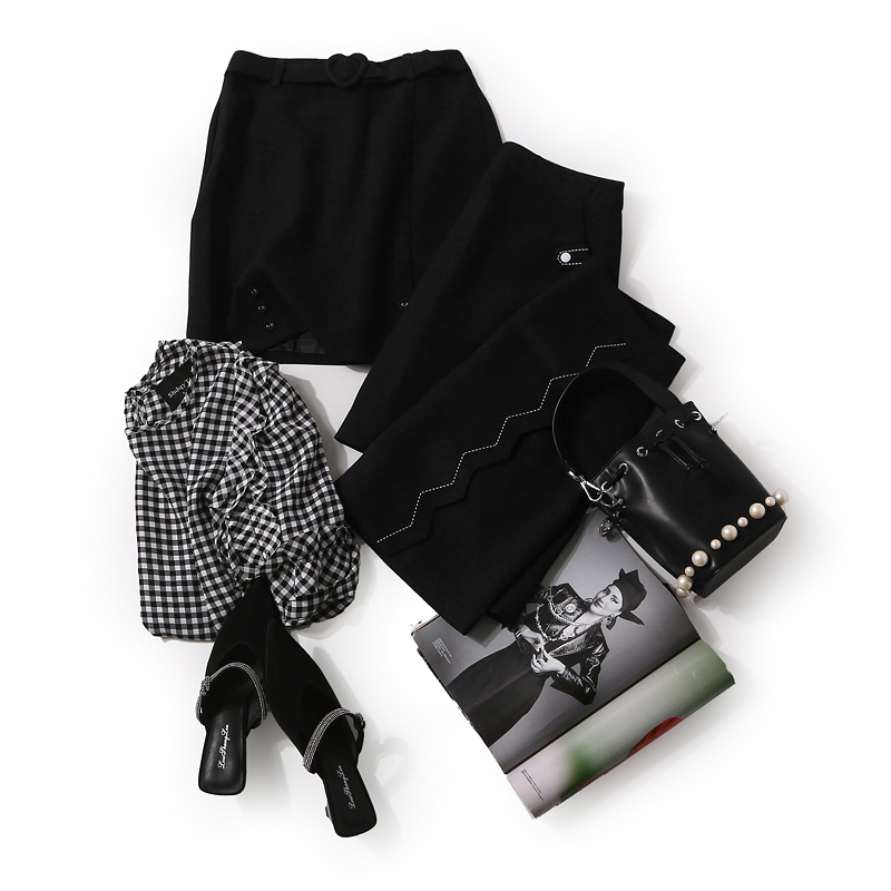 Elegant Korean Style Little Black Dress - Slimming Versatile Spring/Summer Fashion for Women - Chic and Timeless Design