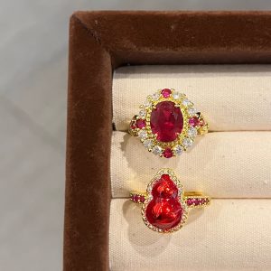 Elegant Open Finger Ring for Women - Super Bright Festive Big Red Gourd Design, Light Luxury, High-End Style