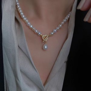 Elegant Pearl Heart OT Buckle Necklace for Women, Light Luxury Clavicle Chain, Trendy Accessory for Chic Style