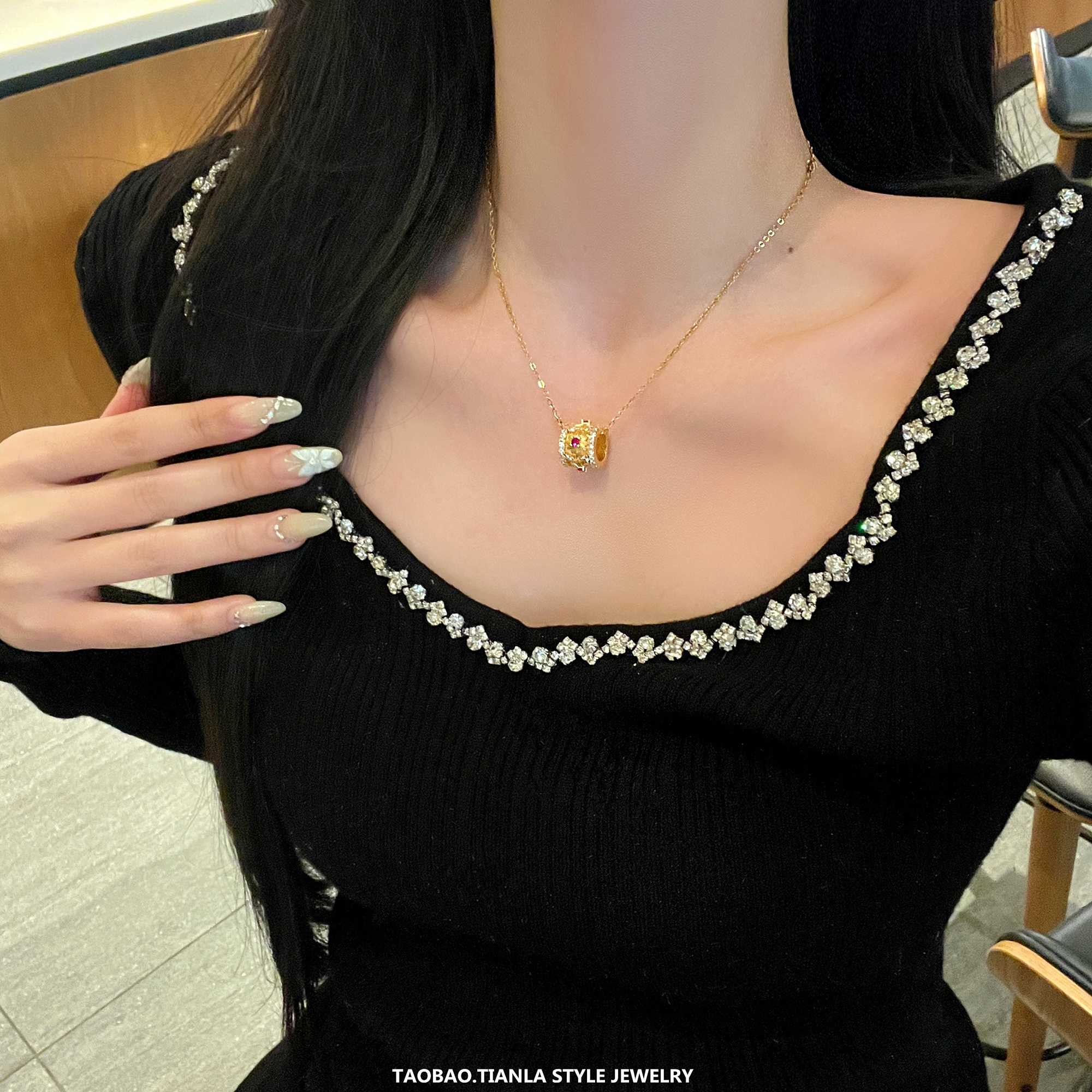 Elegant Red Ruby Pendant Necklace for Women - Light Luxury Collarbone Chain Accessory