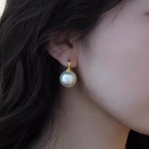 Elegant S925 Silver Pearl Stud Earrings for Women, Light Luxury Fashion, Chic Minimalist Design, Perfect for Any Occasion