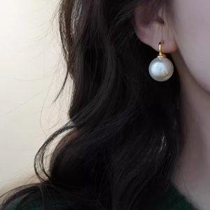 Elegant S925 Silver Pearl Stud Earrings for Women, Light Luxury Fashion, Chic Minimalist Design, Perfect for Any Occasion
