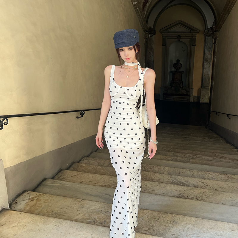 Elegant Sleeveless Long Dress for Tall Women - Summer Outfit, Parisian Style, Chic Fashion, Perfect for Special Occasions