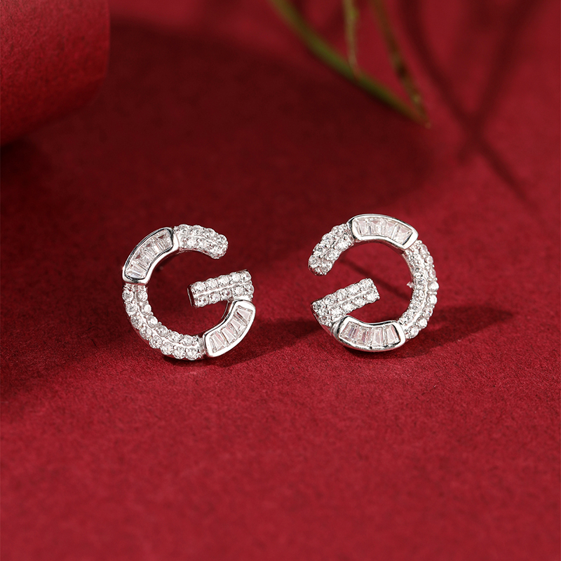Elegant Sterling Silver Letter G Stud Earrings - High-End Decorative Piece, Unique Niche Accessories for Classy Looks