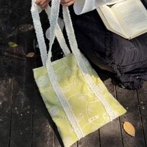Embroidered Hollow Large Capacity Tote Bag in Fresh Light Green - Stylish Shoulder Bag for Everyday Use