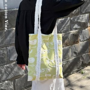 Embroidered Hollow Large Capacity Tote Bag in Fresh Light Green - Stylish Shoulder Bag for Everyday Use