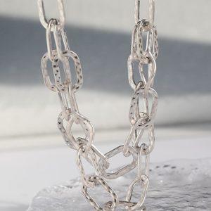 European American Ins-Style Lock Buckle Leather Cord Necklace, Niche Design Clavicle Accessory for Chic Fashion