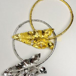 Exaggerated Metal Banana Leaf Chunky Necklace for Women - Light Luxury Niche Choker Neck Chain, Trendy 2024 Statement Jewelry