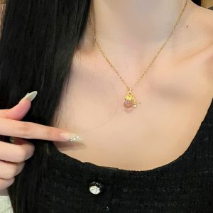 Exquisite Christmas Hat Pearl Necklace for Women - Light Luxury Sparkling Star Clavicle Chain, Versatile Holiday Accessory
