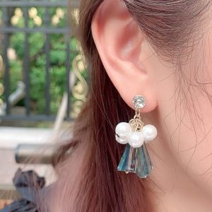 Exquisite Crystal Glass Earrings with S925 Silver Pins - Lightweight Luxury Goddess Style for Work & Everyday Elegance