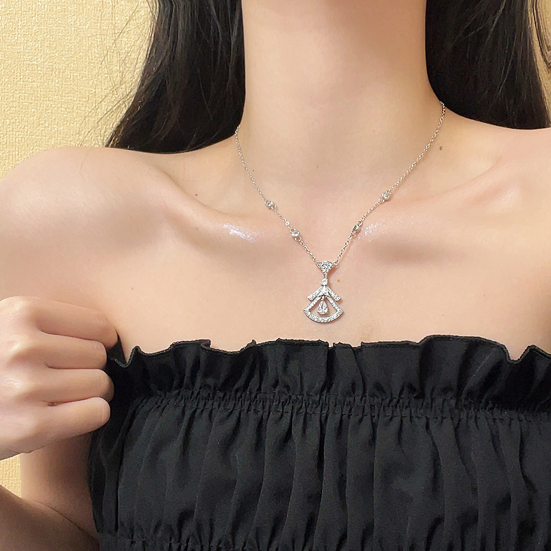 Exquisite Full Diamond Small Skirt Necklace for Women, 2024 Light Luxury Clavicle Chain, High-End Fashion Jewelry