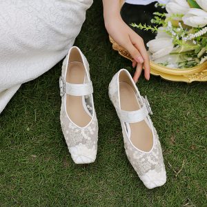 Exquisite Lace Flat Mary Jane Wedding Shoes for Brides - Comfortable High-End Design for Wide and Chubby Feet, Perfect for Daily Wear